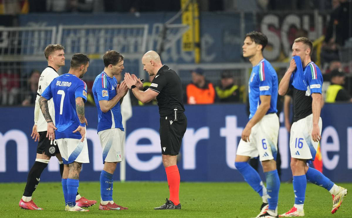 包含防守坚固，尼姆客场获胜堪称完美表现的词条