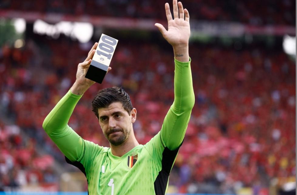 库尔图瓦表现神勇，带领球队主场取胜的简单介绍