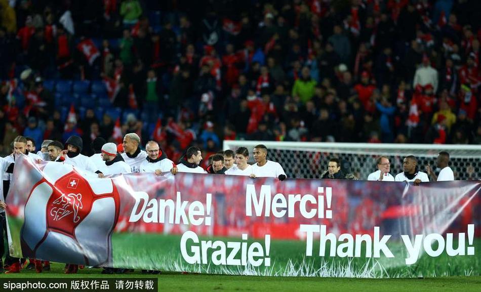 包含爱尔兰遭遇瑞士逆转，小组形势严峻的词条