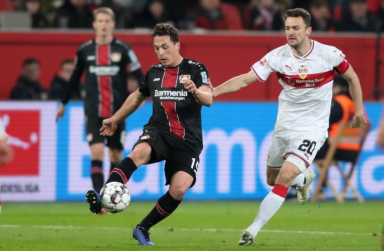 包含勒沃库森豪夺关键三分,稳固积分榜位置的词条