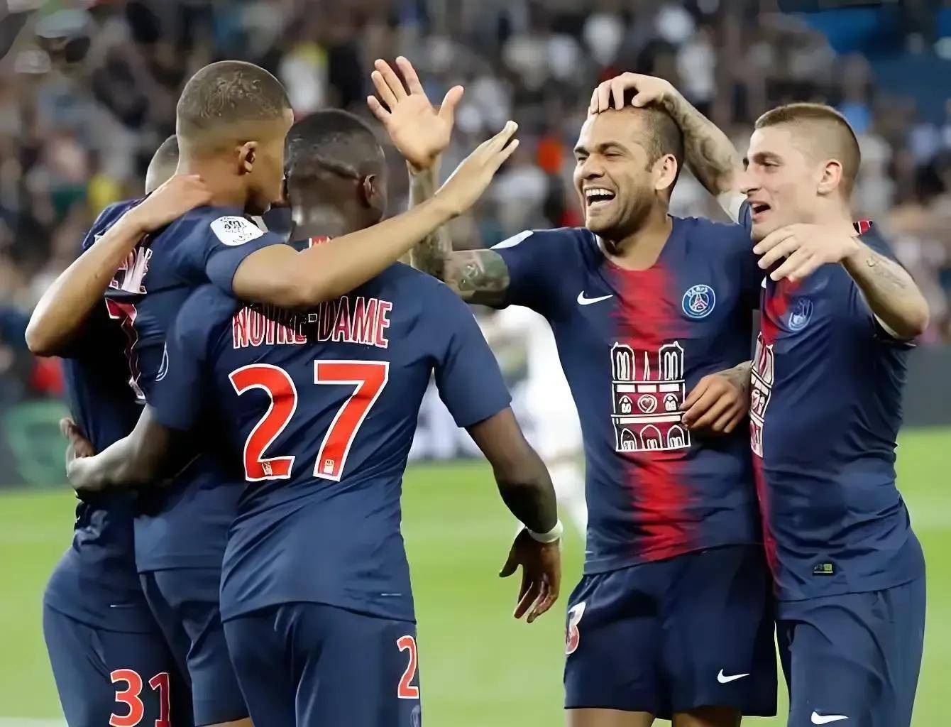 包含巴黎圣日耳曼球员荷兰联赛表现抢眼的词条