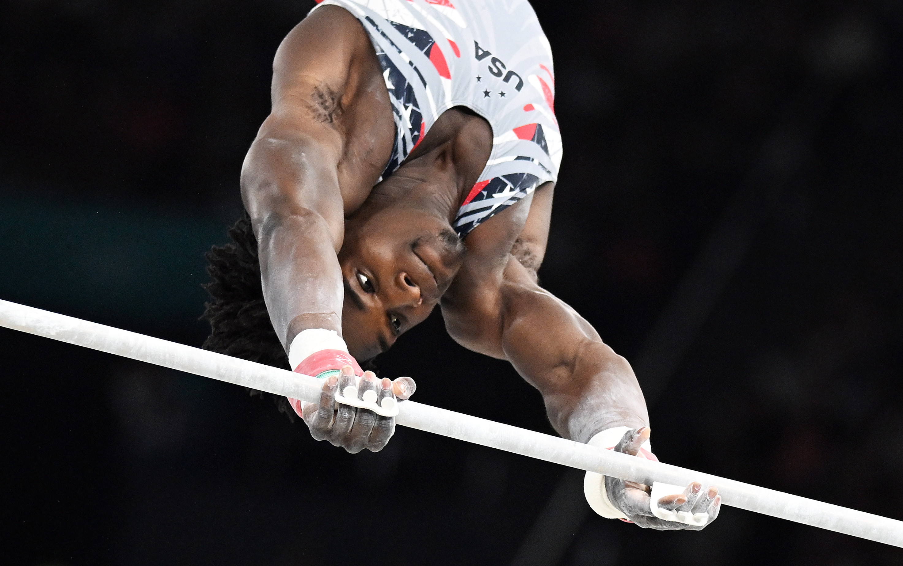 竞技体操项目中,法国选手表现出色 竞技体操项目中,法国选手表现出色