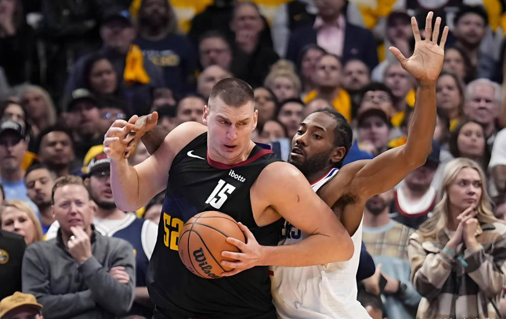 关于朗斯客场激战，夺得关键胜利的信息