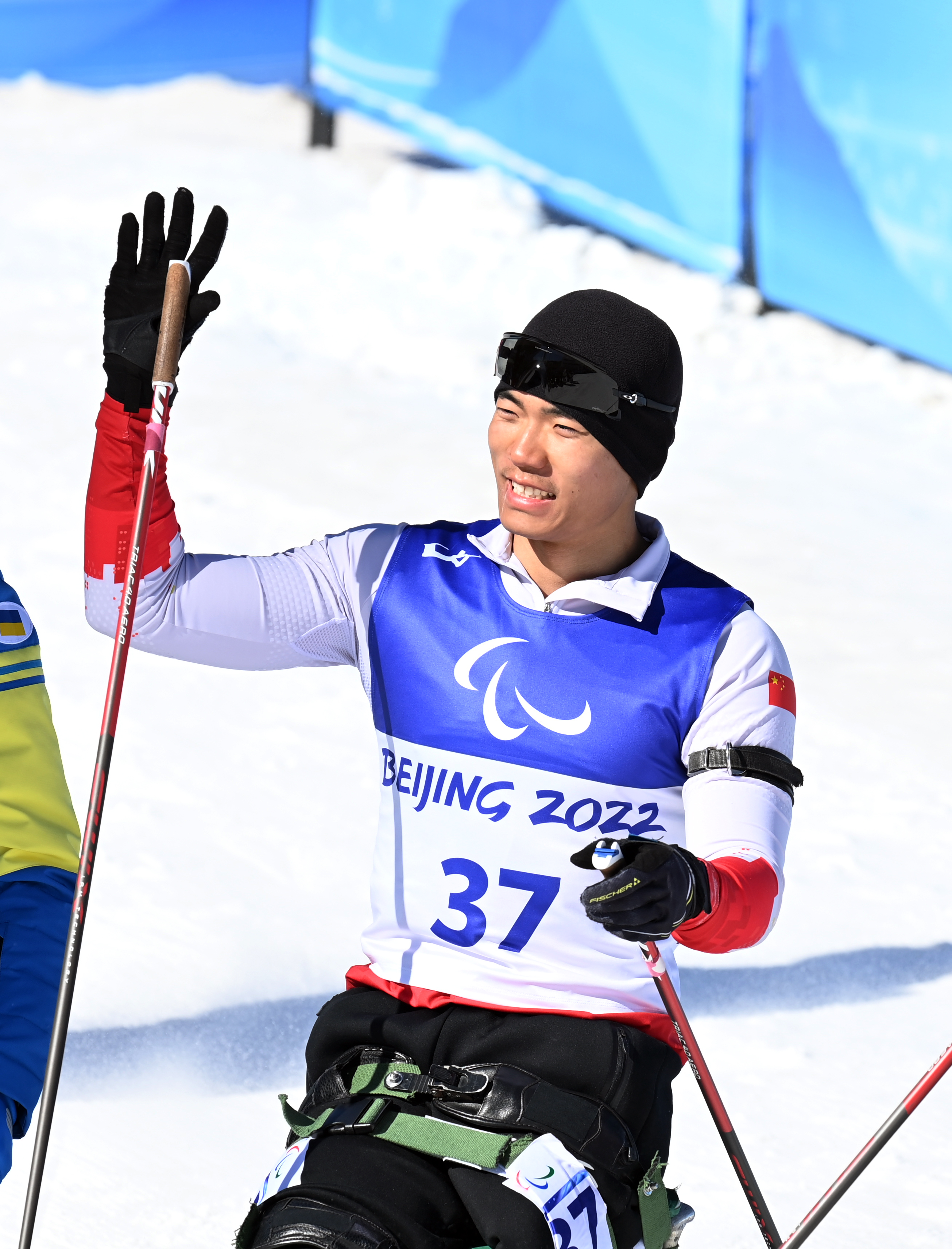 英国代表队在冬季两项滑雪比赛中斩获奖杯的简单介绍