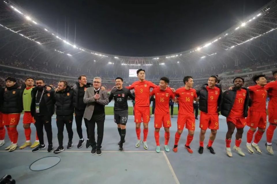 日本球队凭借进球差顶替韩国球队，晋级