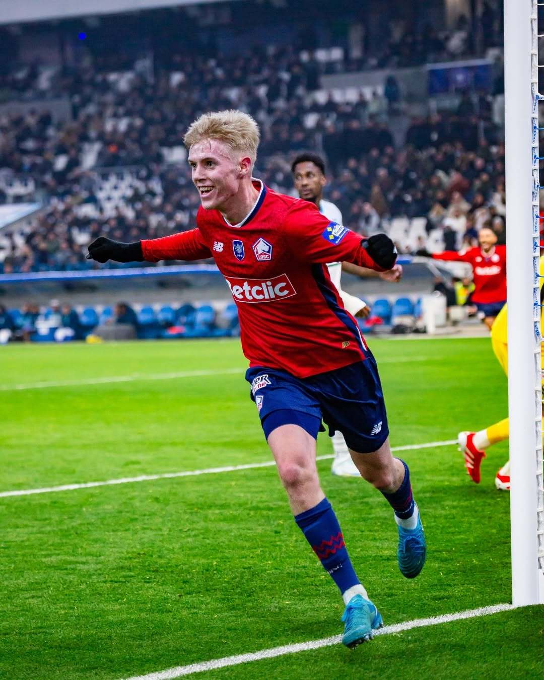 关于法国选手发力竞技，传递运动精神的信息