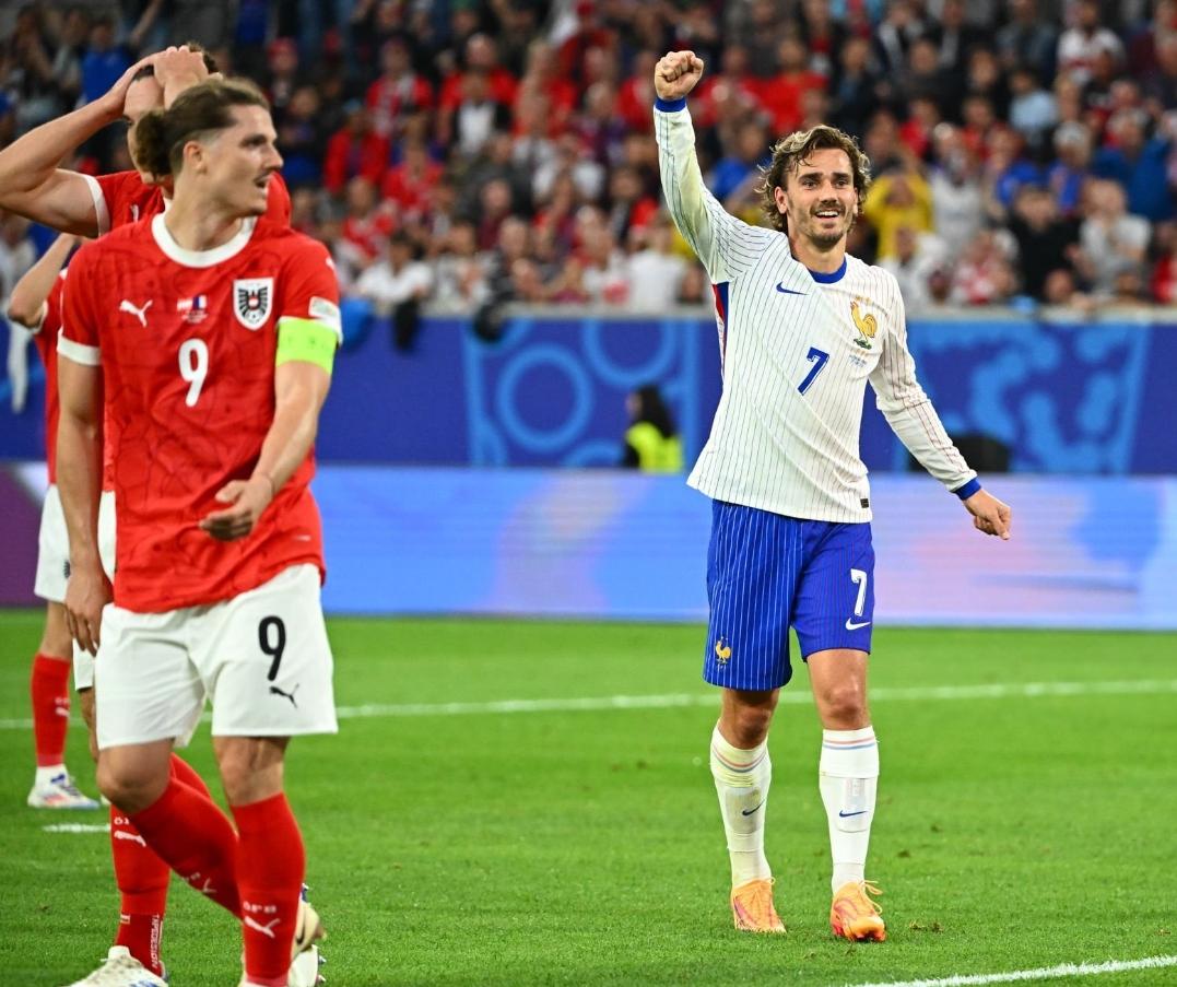 法国队布局瞄准对手，夺取胜利