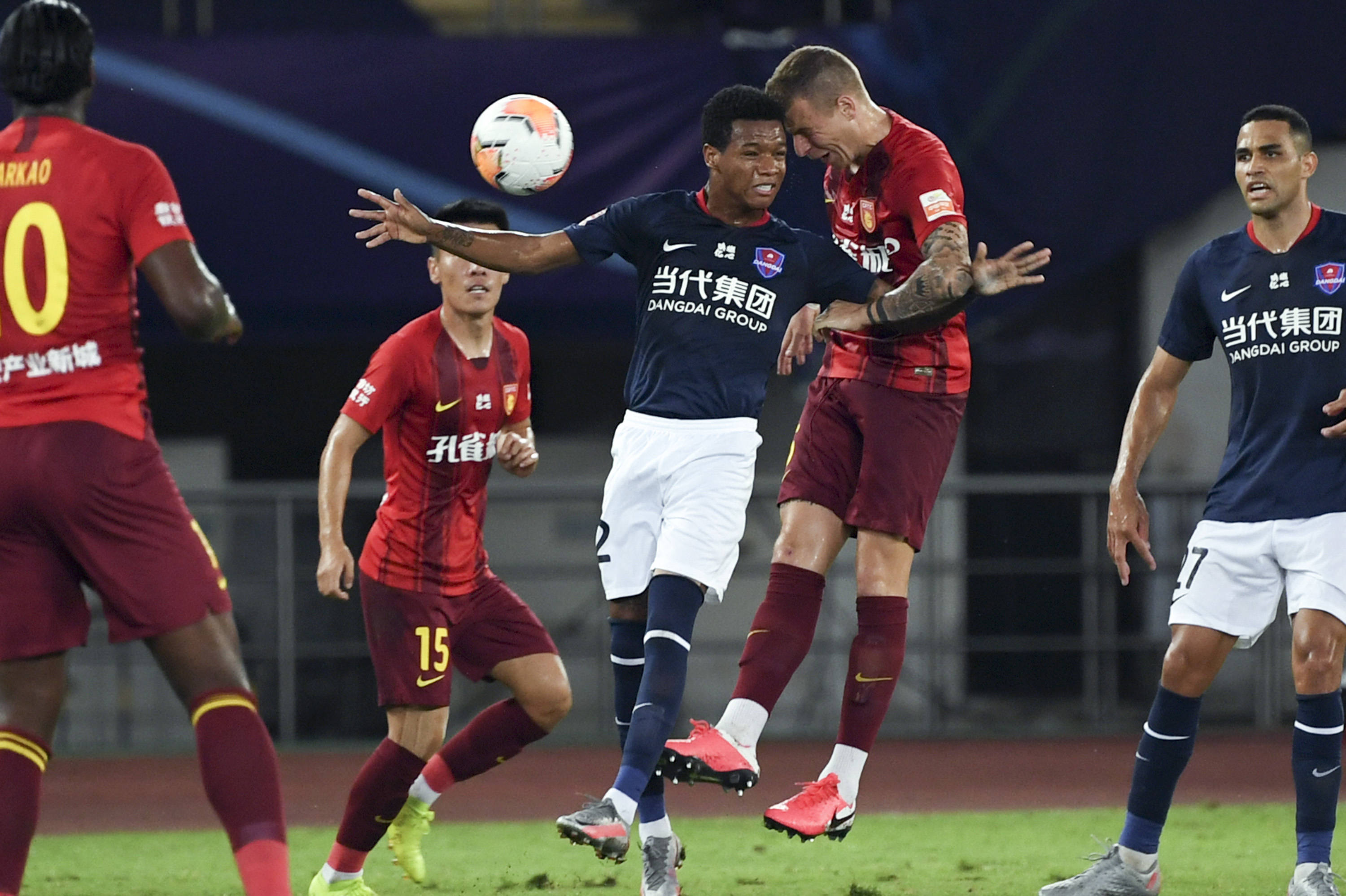 重庆力帆主场输给河北华夏幸福，积分榜下滑的简单介绍