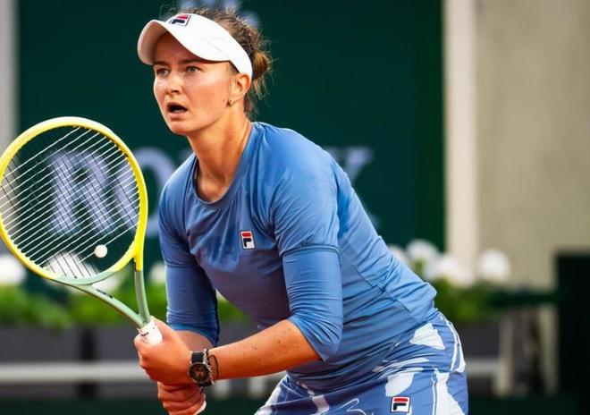 包含世界网球队血洗法国网球队，瓦林卡制霸全场的词条