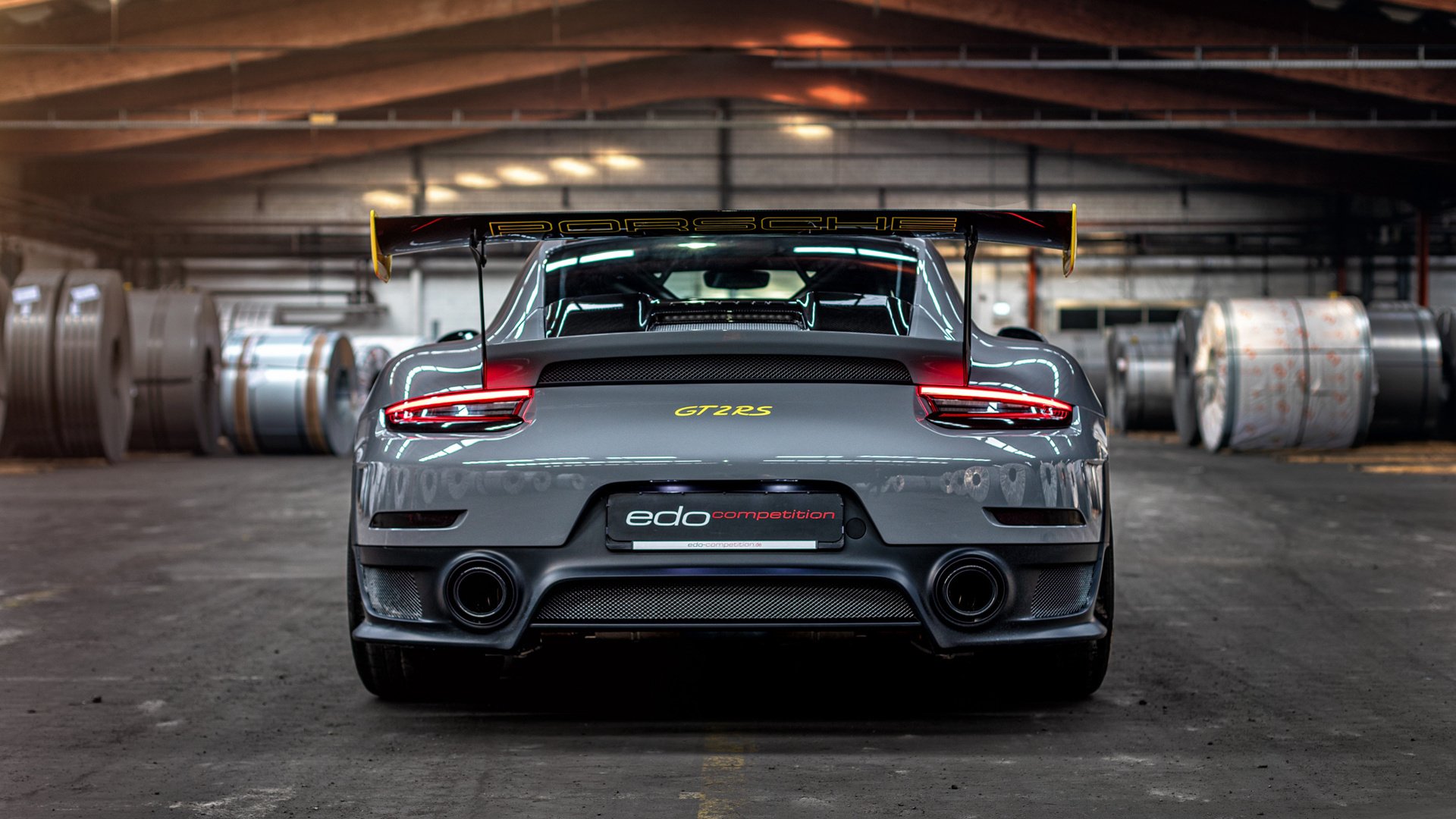 斯通斯，在战火与绿茵之间，筑起乌克兰的钢铁防线