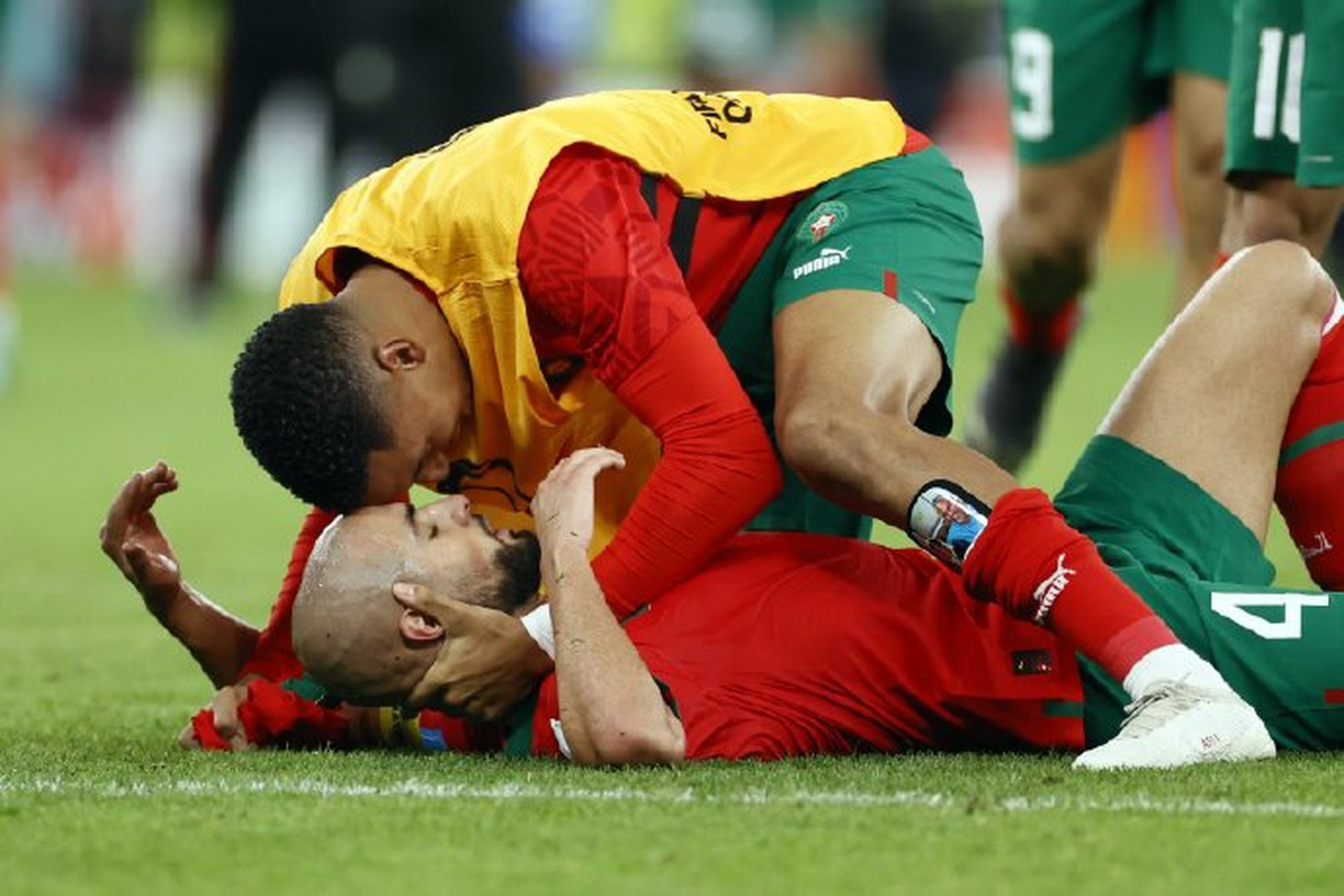 秘鲁对阵西班牙，阿圭罗大场面先生