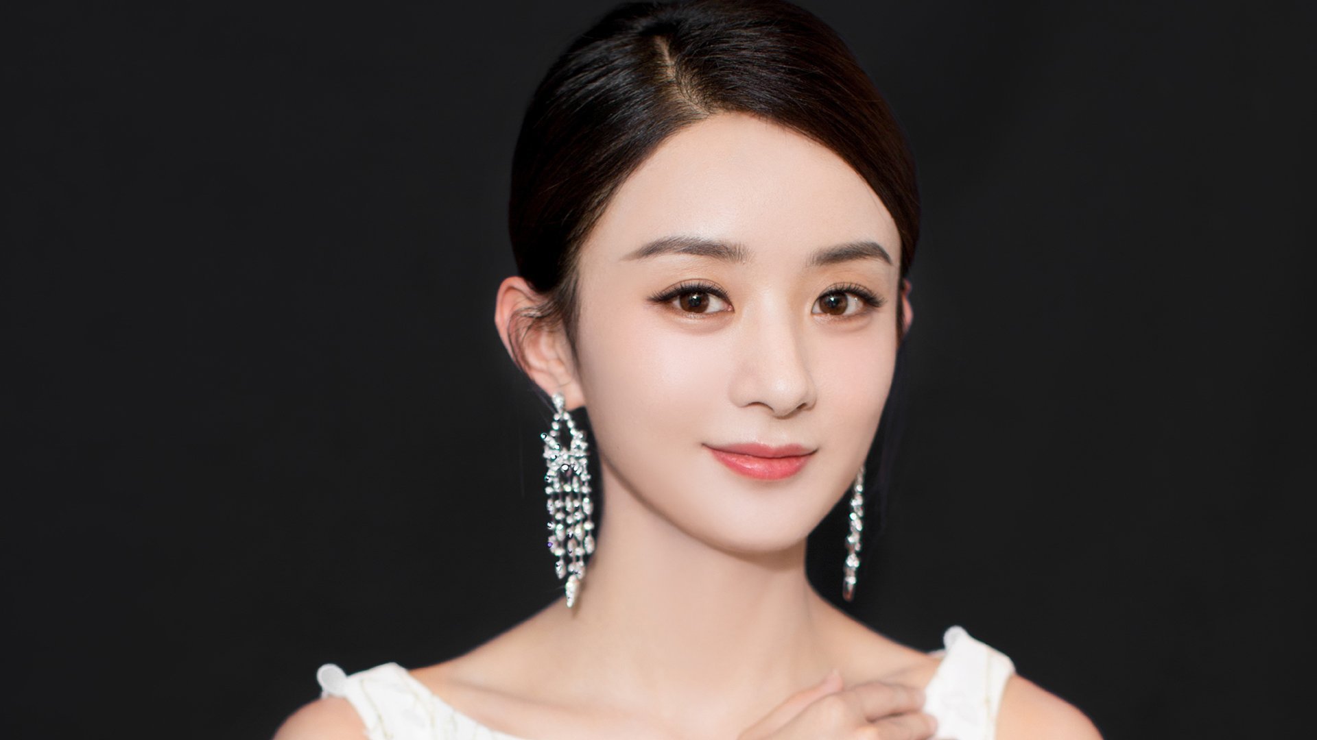 西甲国家德比战火重燃，黄蜂队淘汰深圳队晋级，体育世界的激情交响曲