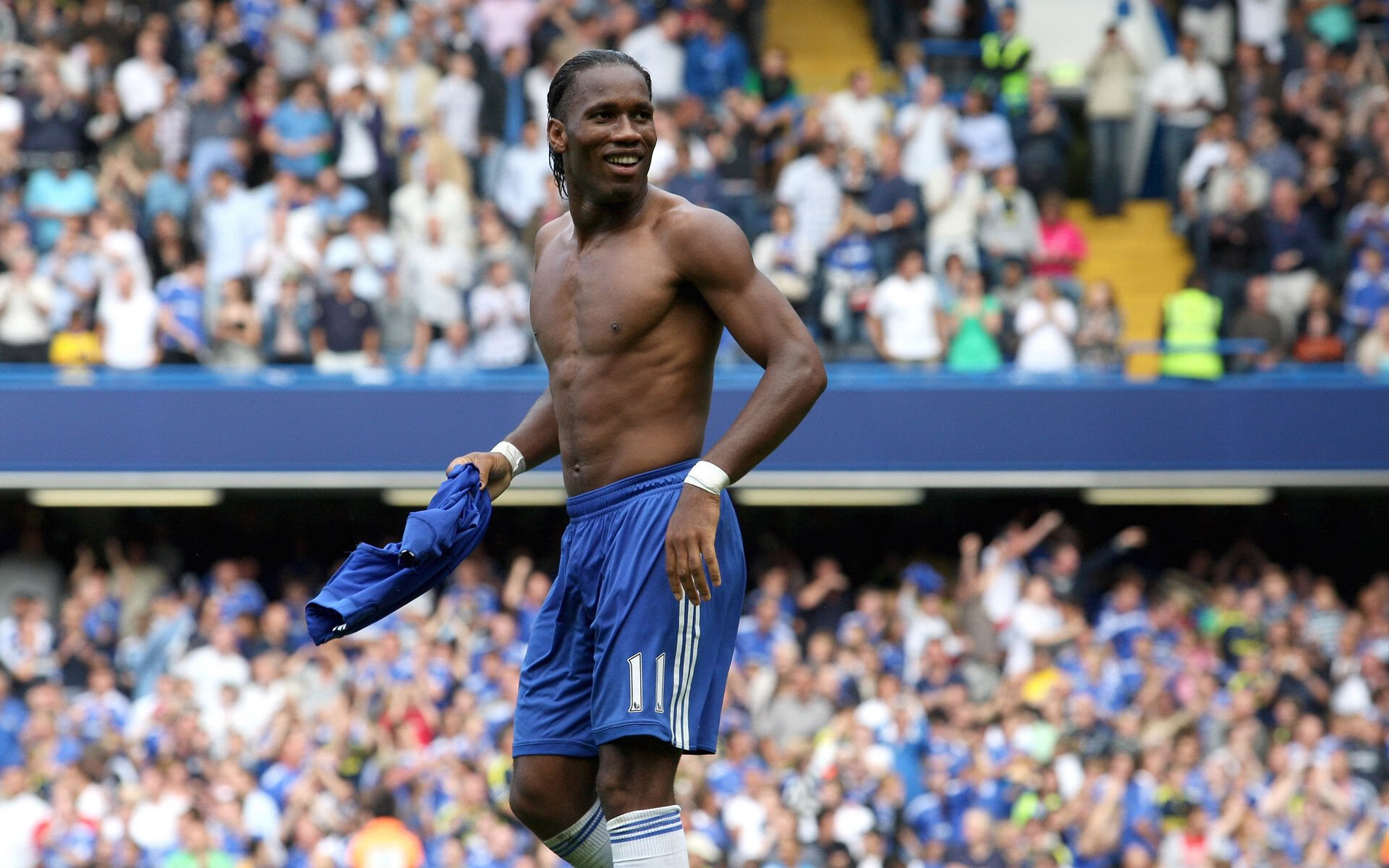 欧冠淘汰赛般的激战,湖人战术如何全面压制广东队